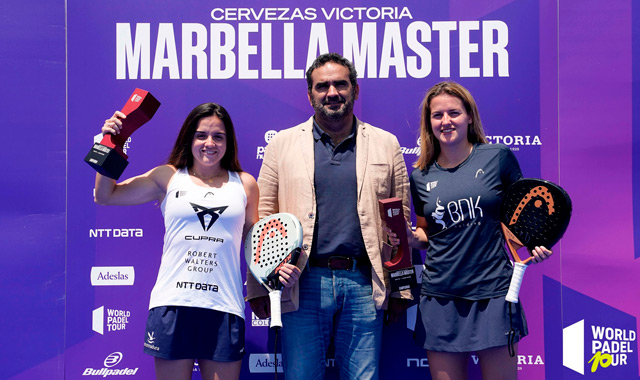 Entrega ttulo Ari y paula final marbella Master 2023