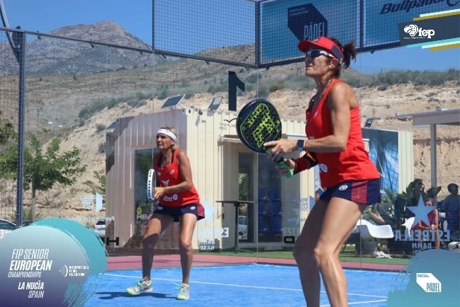 Equipo espaol veteranos femenino campeonas de Europa 2023 FEP