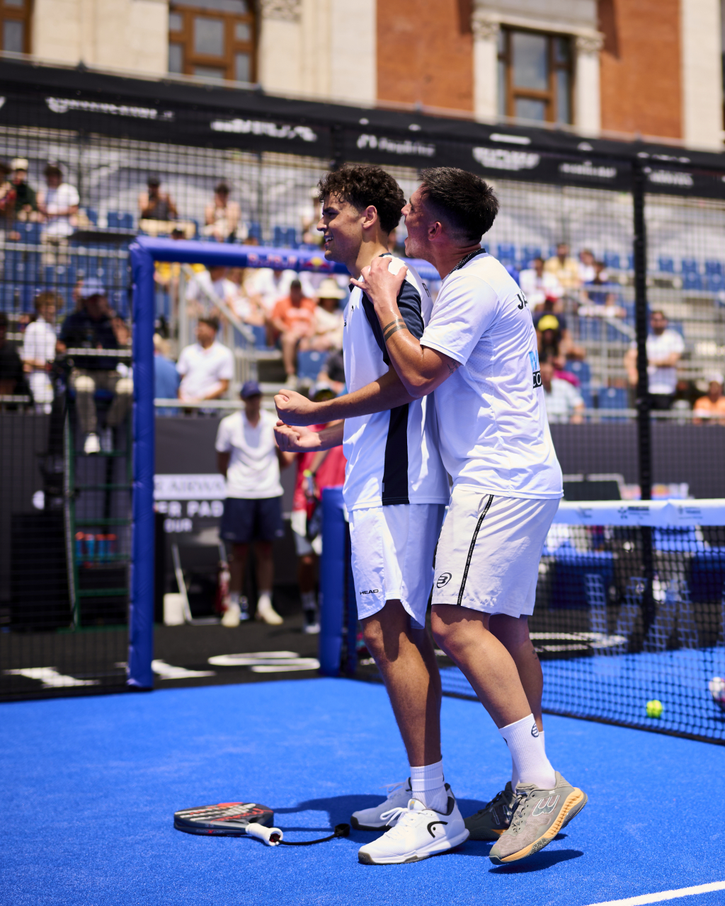 Guerrero y Leal disfrutando de la victoria (Premier Padel)