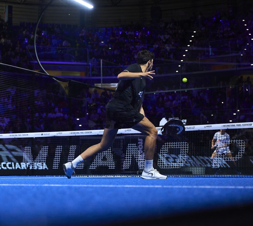 Arturo Coello semis MIlán 2025 