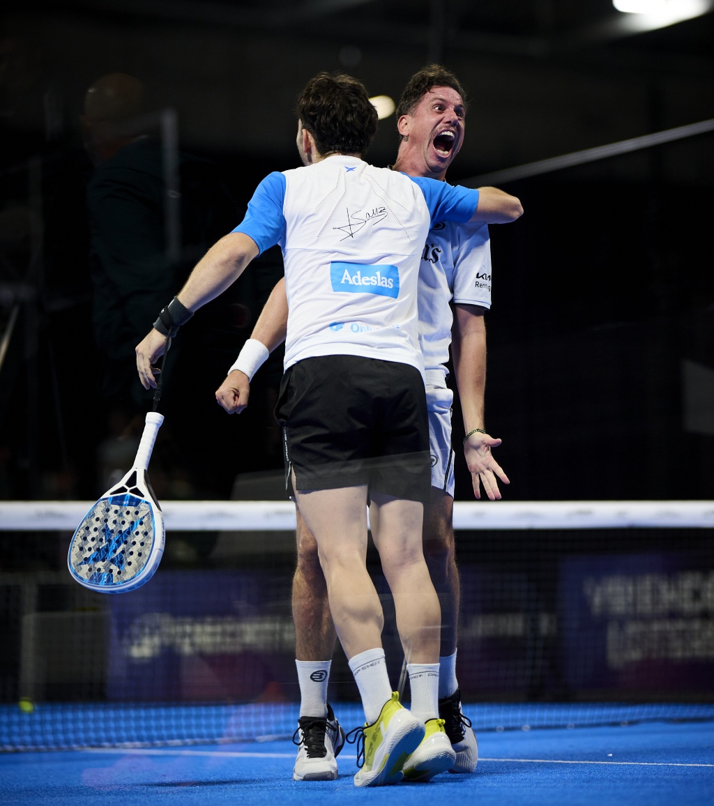 Celebración pase a cuartos en Rotterdam Paquito Navarro y Jon Sanz 2025