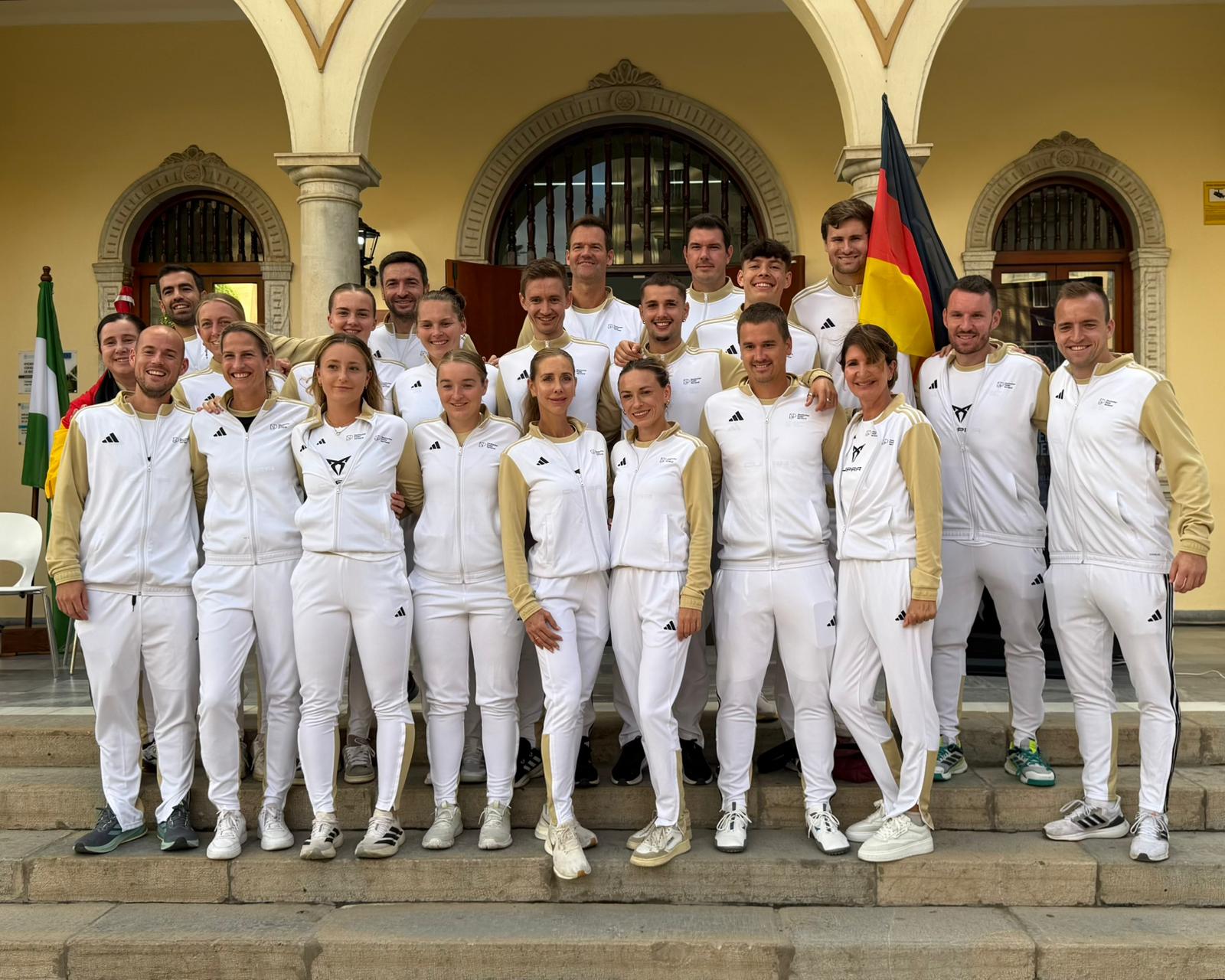 Equipo Alemania desfile banderas Europeo FIP 2025