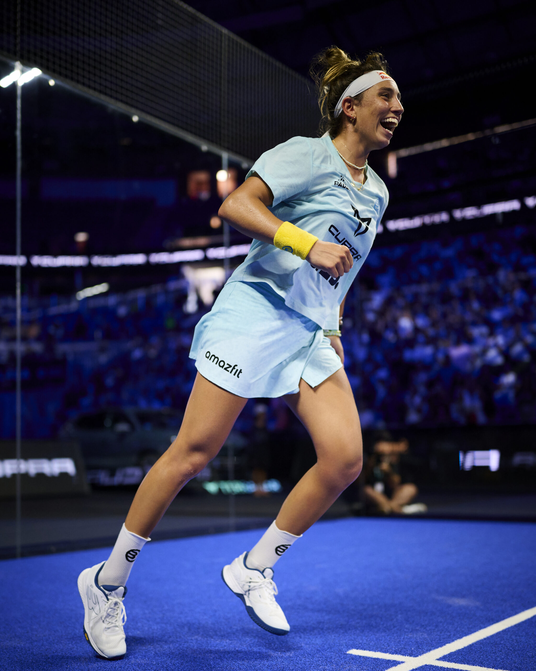 bea-celebrando-titulo-malaga