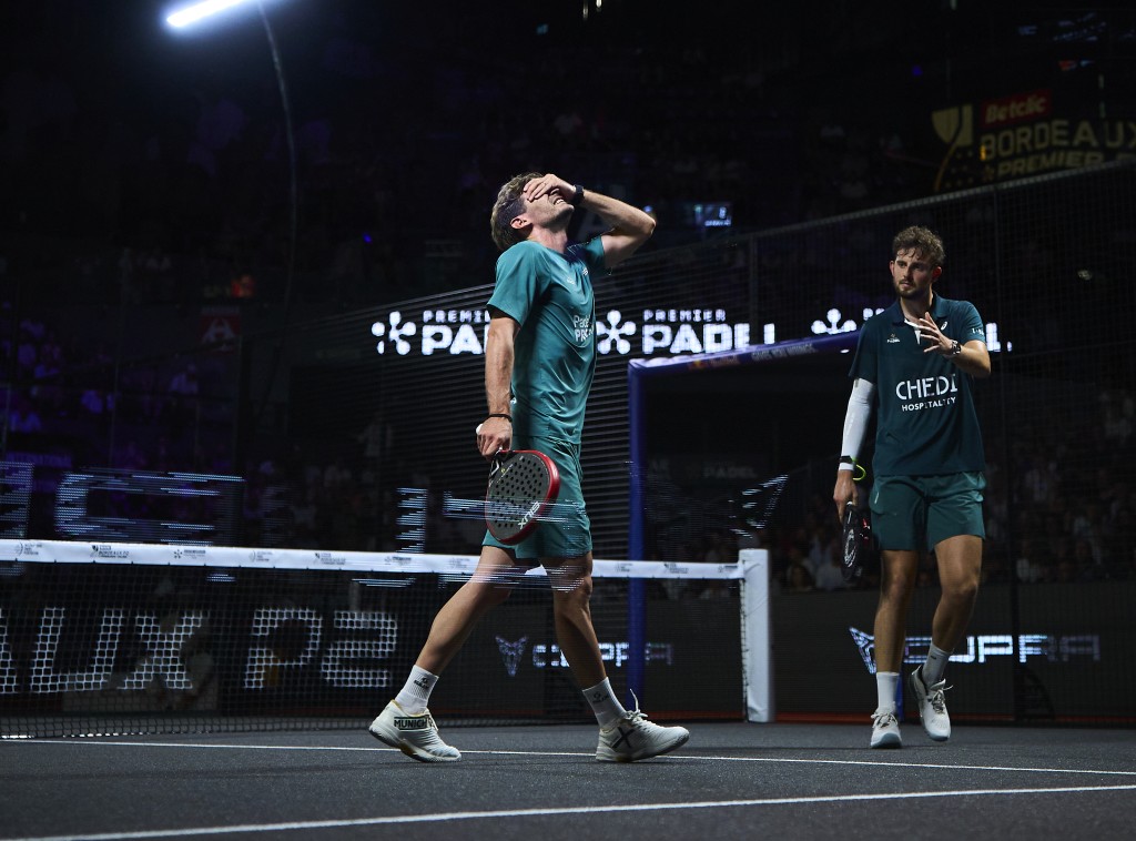 Stupaczuk se lamenta durante las semifinales (Premier Padel)