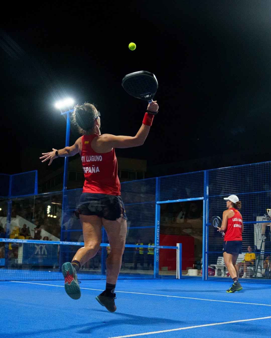 Patty Llaguno y Lucía, durante la final
