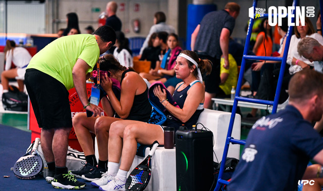 Banquillo Carolina Navarro y marina Guinart inicio cuadro final Alicante Open 500 2023