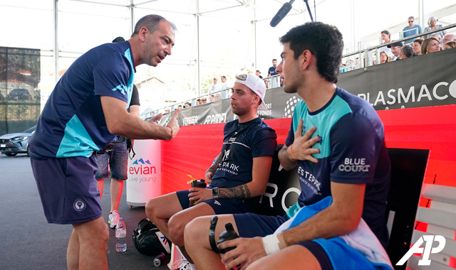 Banquillo Juani De Pascual y Gonzalo Alfonso final Verbier Master 2023 A1 Padel