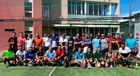 El pádel supera a la lluvia en el 12º torneo solidario RRHHDigital