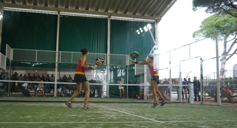 Final femenina con gran polémica en el Mundial por parejas