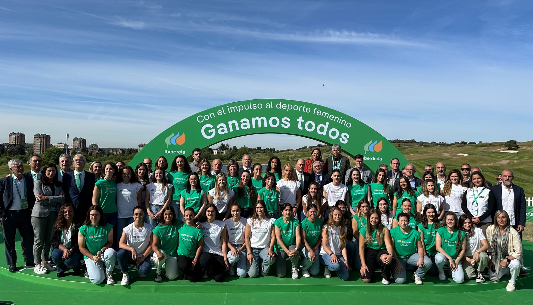 Acuerdo Iberdrola y FEP pádel femenino foto de familia